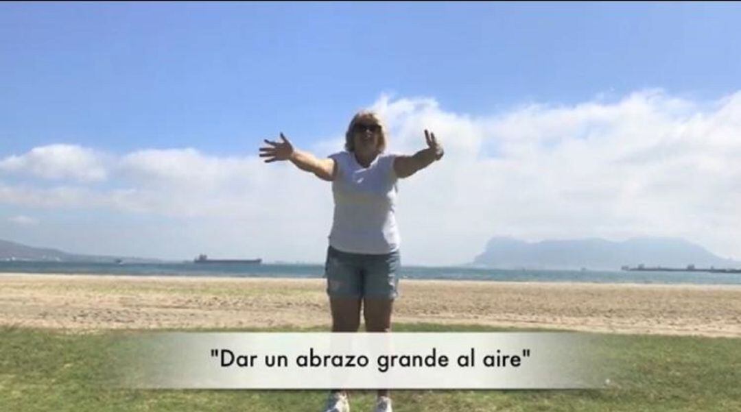 Una paciente realiza ejercicios.