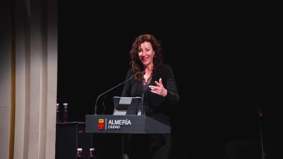 Pablo Cortés del Pueblo pone en valor “la identidad propia” de la Semana Santa de Almería en el cartel de 2025