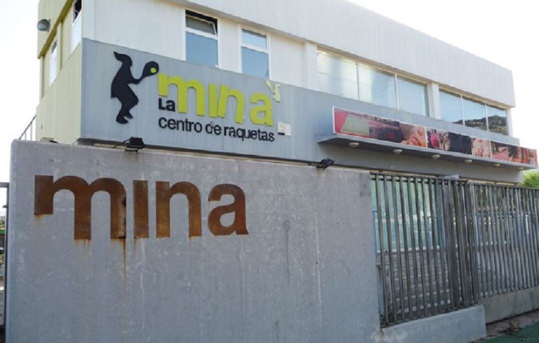 Exterior del Centro de Raquetas de Puertollano