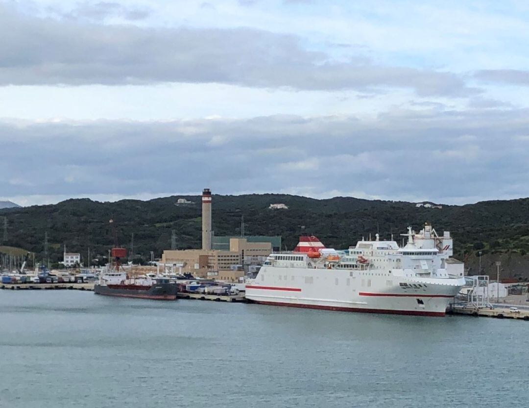 La central tèrmica de Maó deixarà d'utilitzar el seu combustible més contaminant a partir del proper agost.
