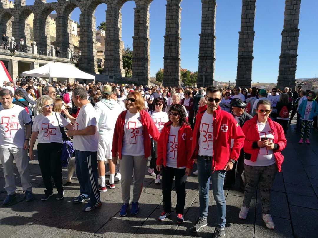 Evento solidario de Cruz Roja Segovia a los pies del Acueducto. Foto Archivo