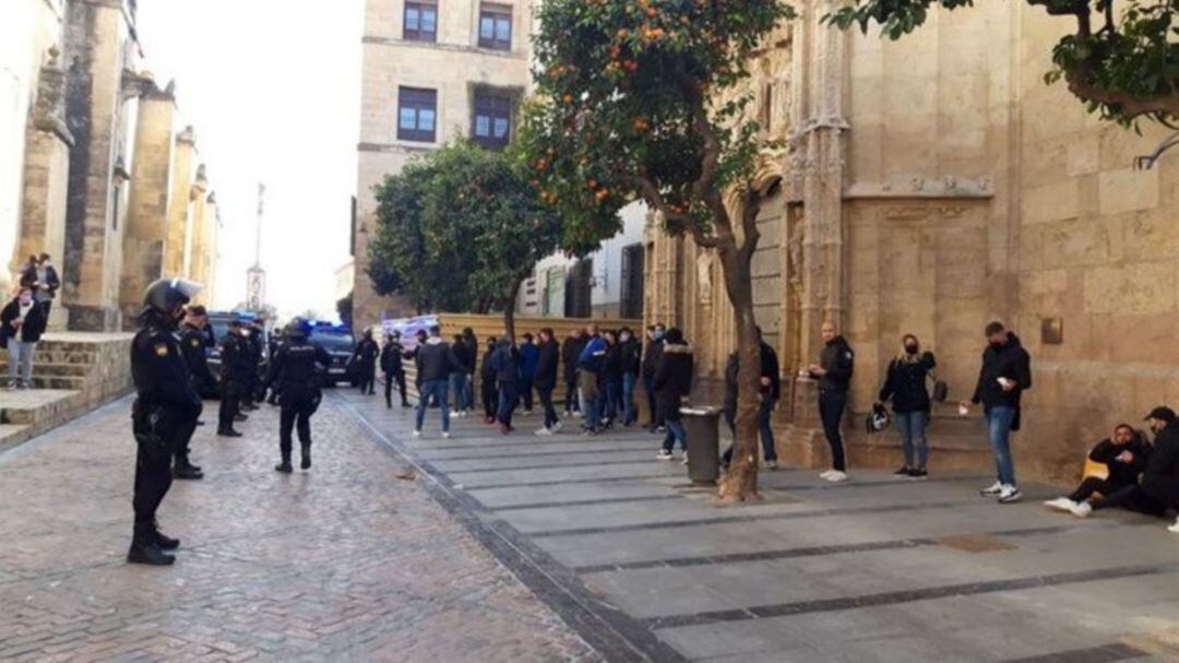 La policía tuvo que intervenir en los altercados en Córdoba