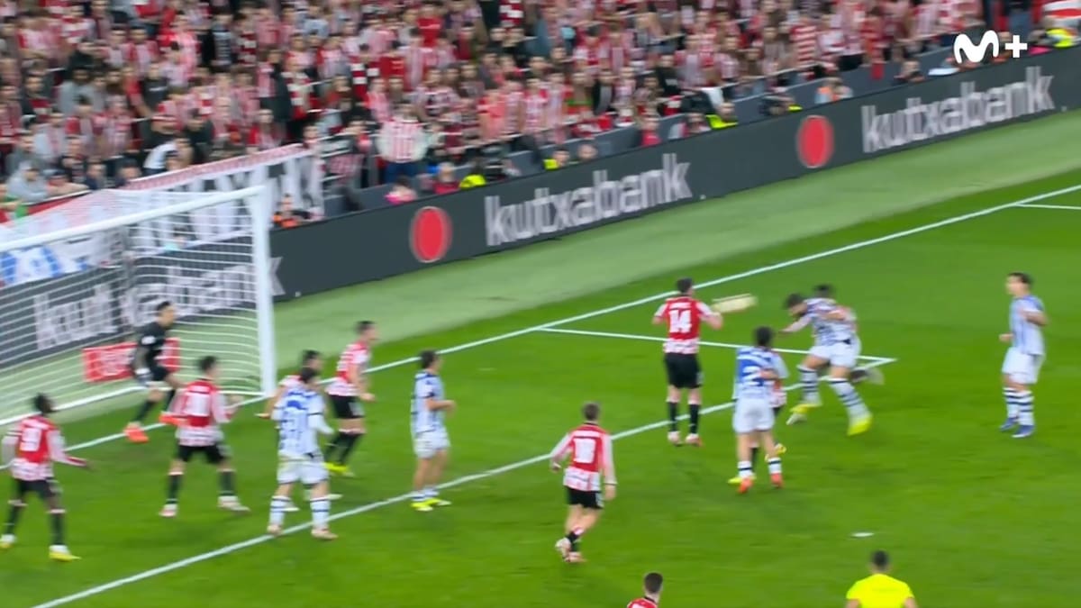 ¿Era penalti por mano de Laporte? Iturralde González resuelve la polémica del Athletic Club-Real Sociedad