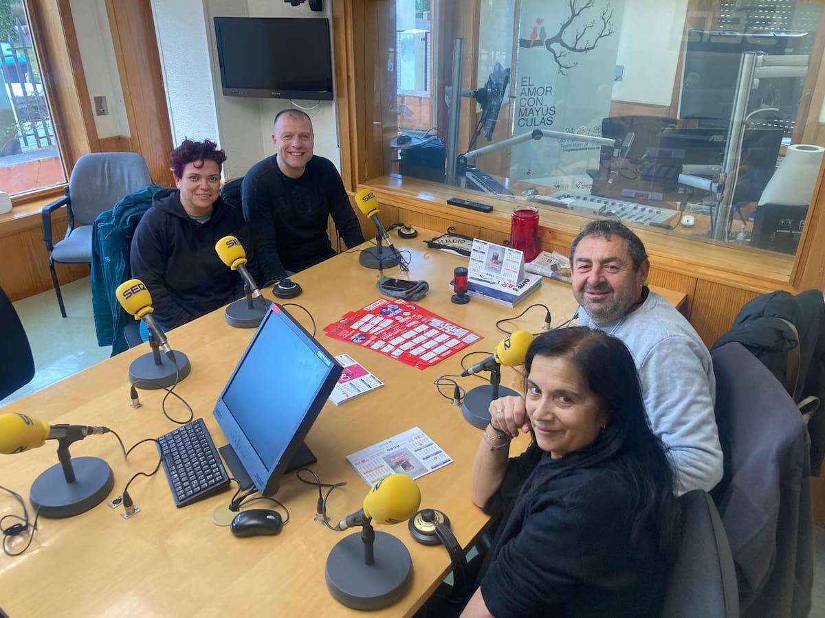 El barrio del Arrabal prepara un matacerdo multitudinario: un día entero de tradición, fuego y sabor