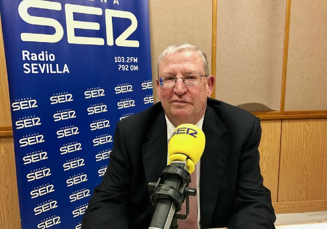 Imagen de archivo del presidente del Consejo, Francisco Vélez, en uno de los estudios de Radio Sevilla