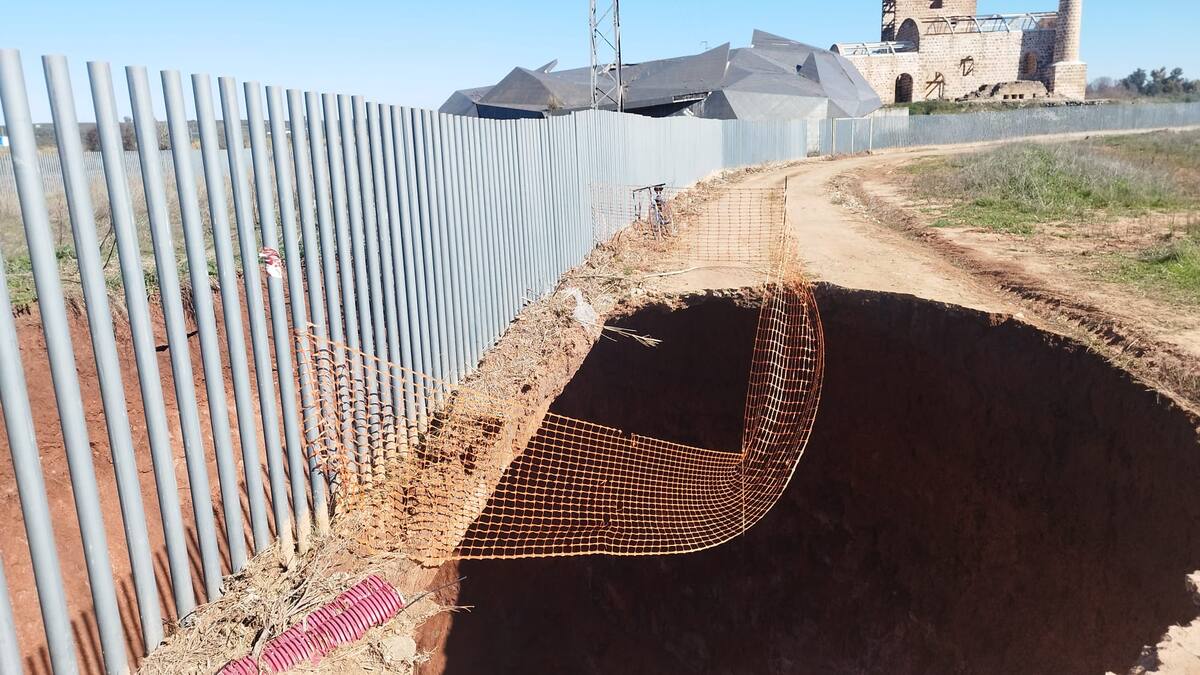 Proyecto Arrayanes. Hundimiento en camino Los Lores. Linares