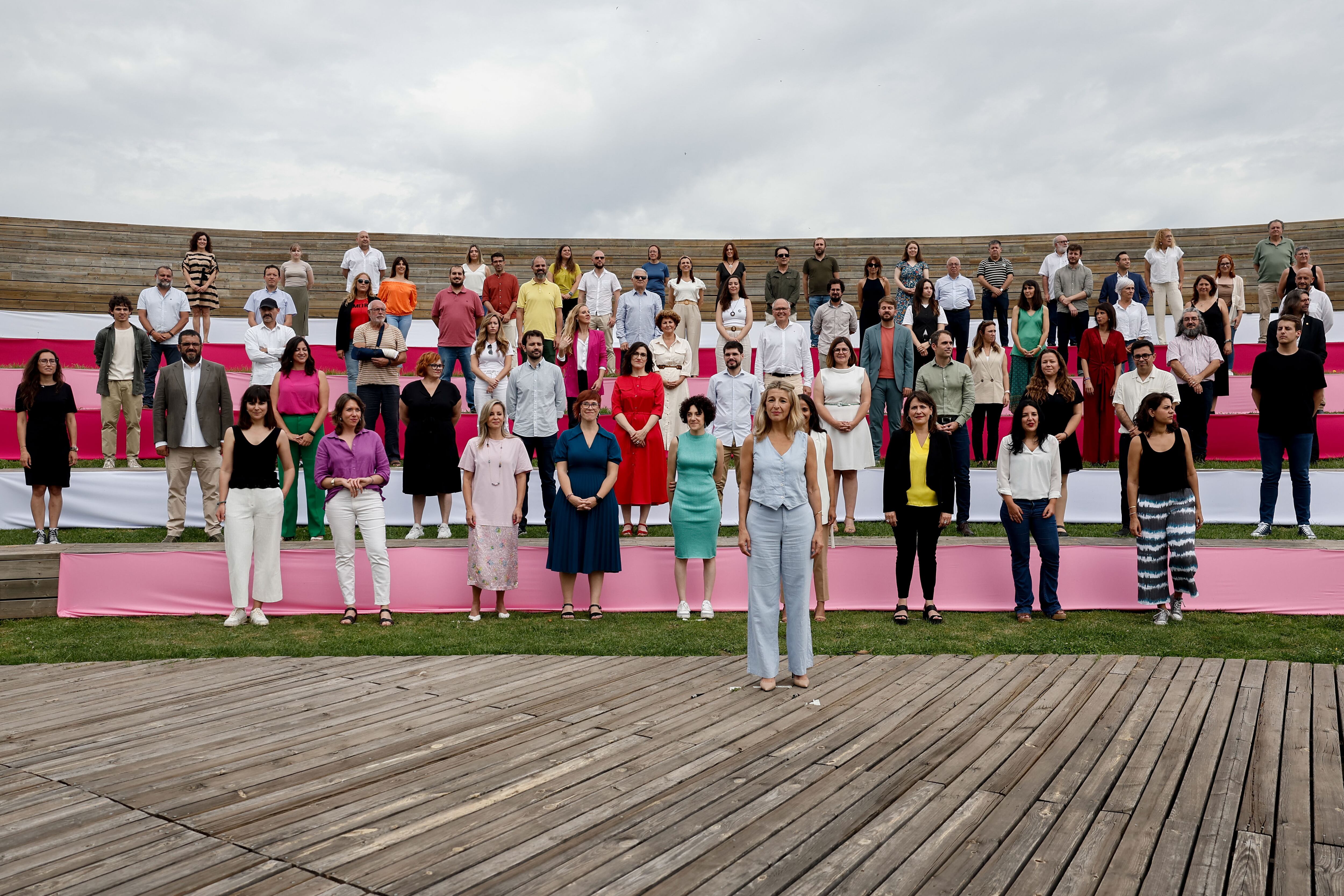 MADRID, 21/06/2023.- La líder de la coalición SUMAR Yolanda Díaz presenta las candidaturas a las elecciones generales con los dos primeros candidatos de cada circunscripción, este miércoles en Madrid. EFE/ Sergio Perez