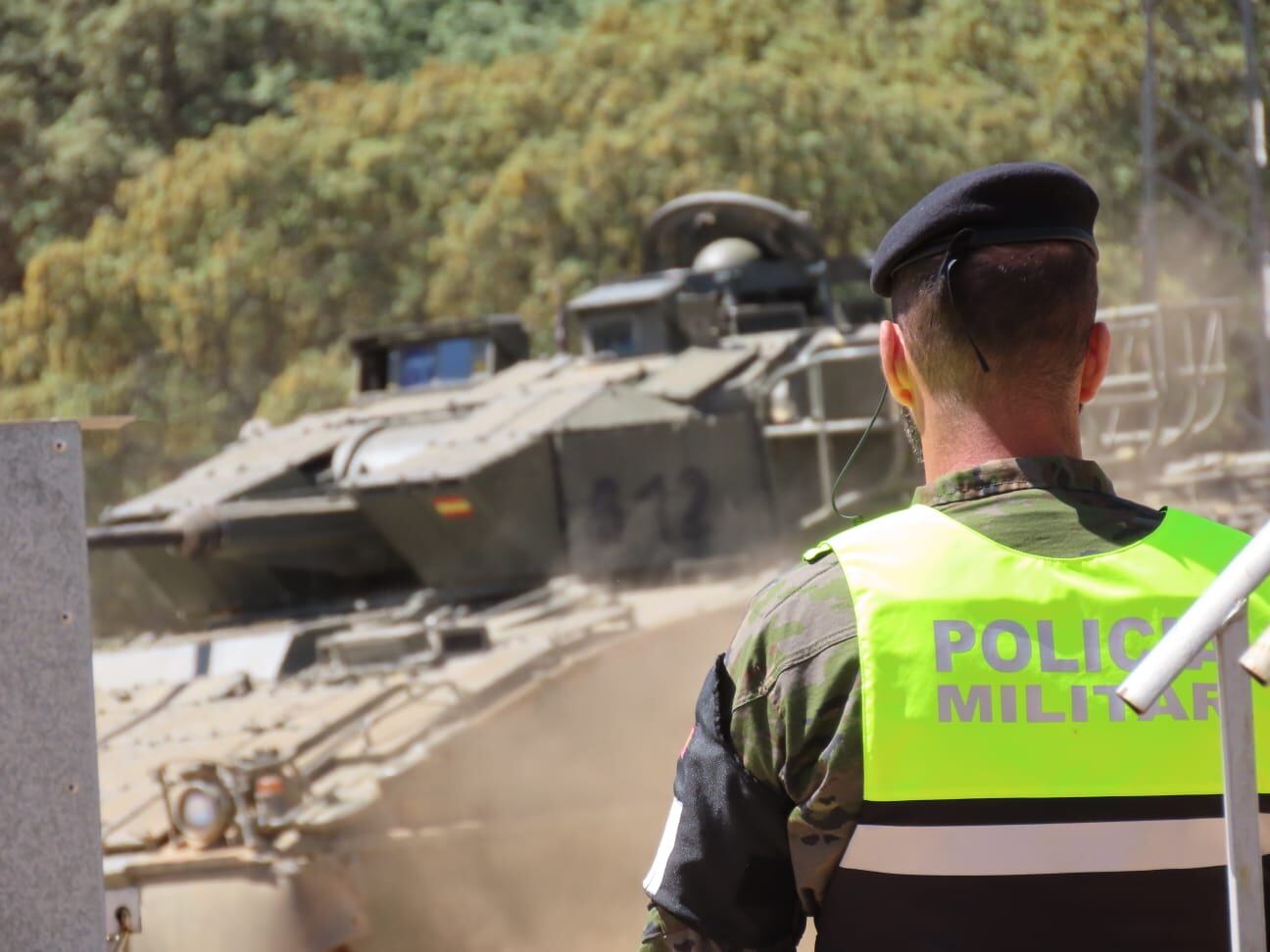 Exhibición de carros de combate Leopard2 y Pizarro en la Base de Cerro Muriano durante la visita de la Ministra de Defensa Margarita Robles