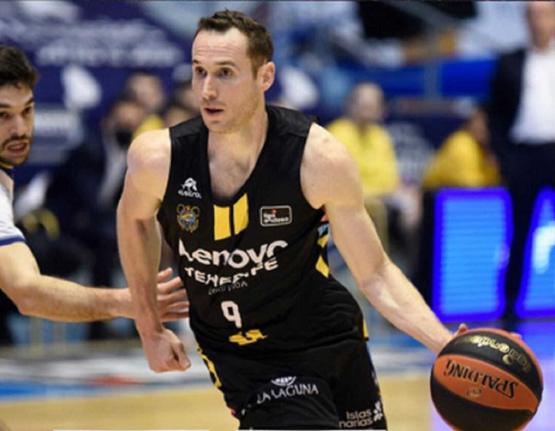 Marcelinho Huertas, en acción durante el partido en Fontes dos Sar.