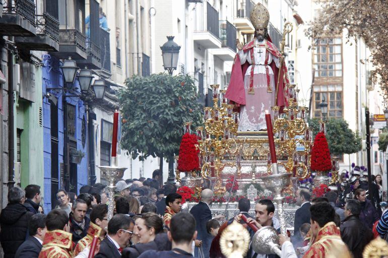 Procesión de san Cecilio, patrón de Granada, por las calles del barrio del Realejo