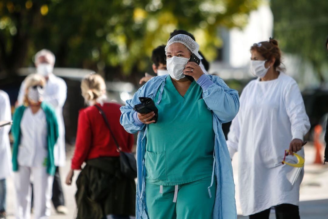 Los sanitarios siguen dando lo mejor de sí estos días.