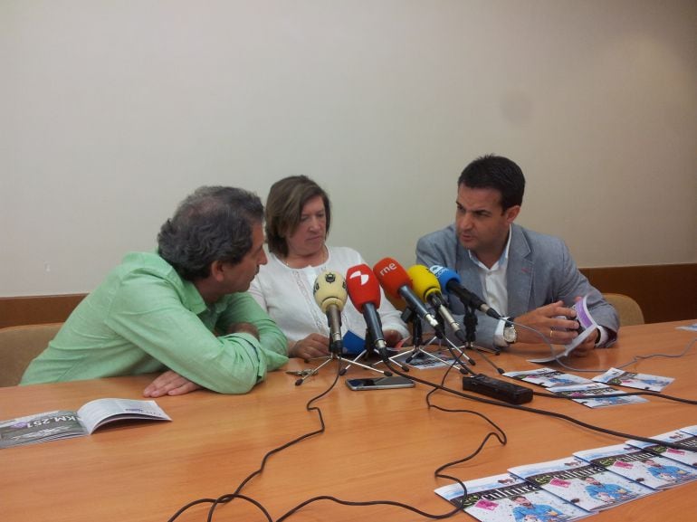 La concejala de Cultura y los representantes del Teatro y los Museos de Ponferrada