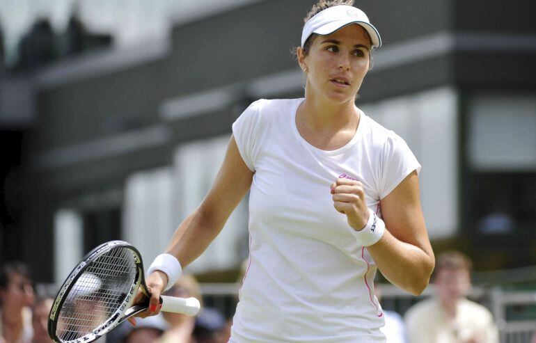 María José Martínez, durante un partido en Wimbledon 2012