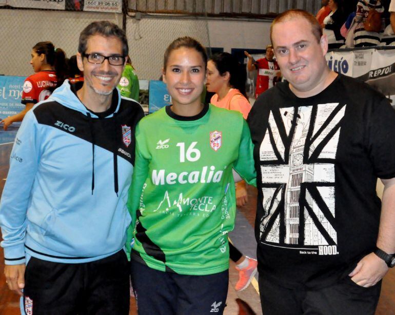 José Ignacio Prades (I), Estela Carrera (C) y Vicen Muñoz (D) en A Guardia