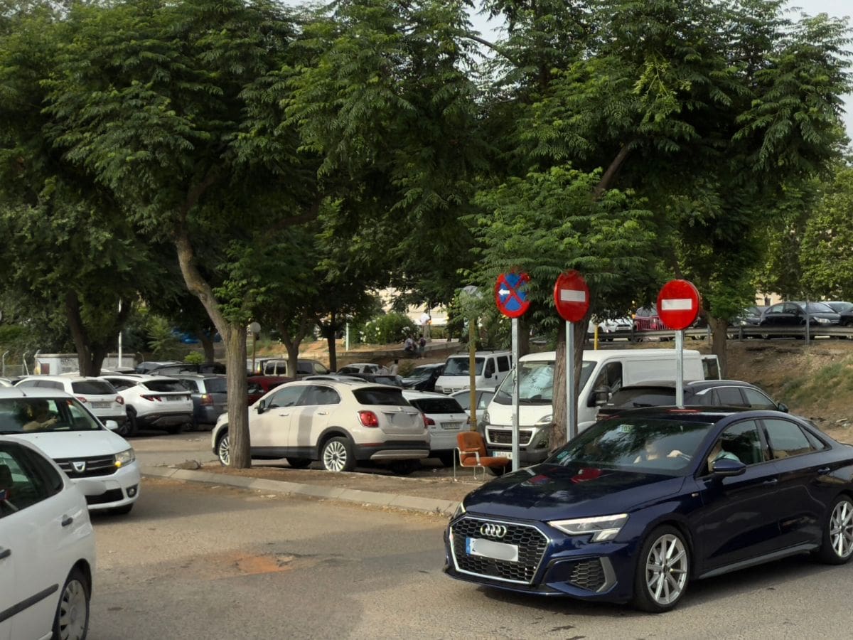 Adiós al aparcamiento improvisado junto a Safont, en Toledo: se convertirá en un pequeño parque
