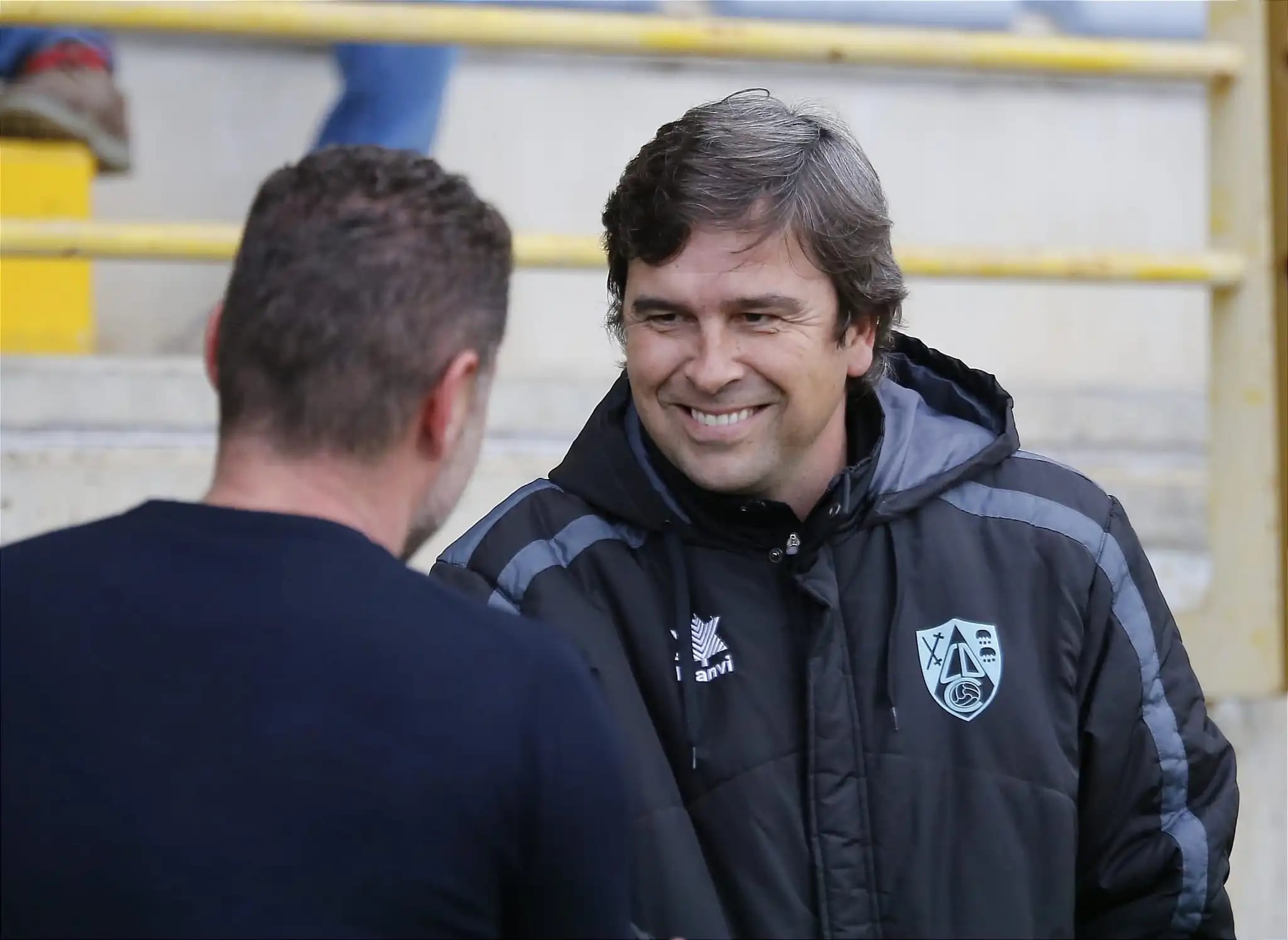 Docampo saluda a Curro Torres en su última visita al Reino de León