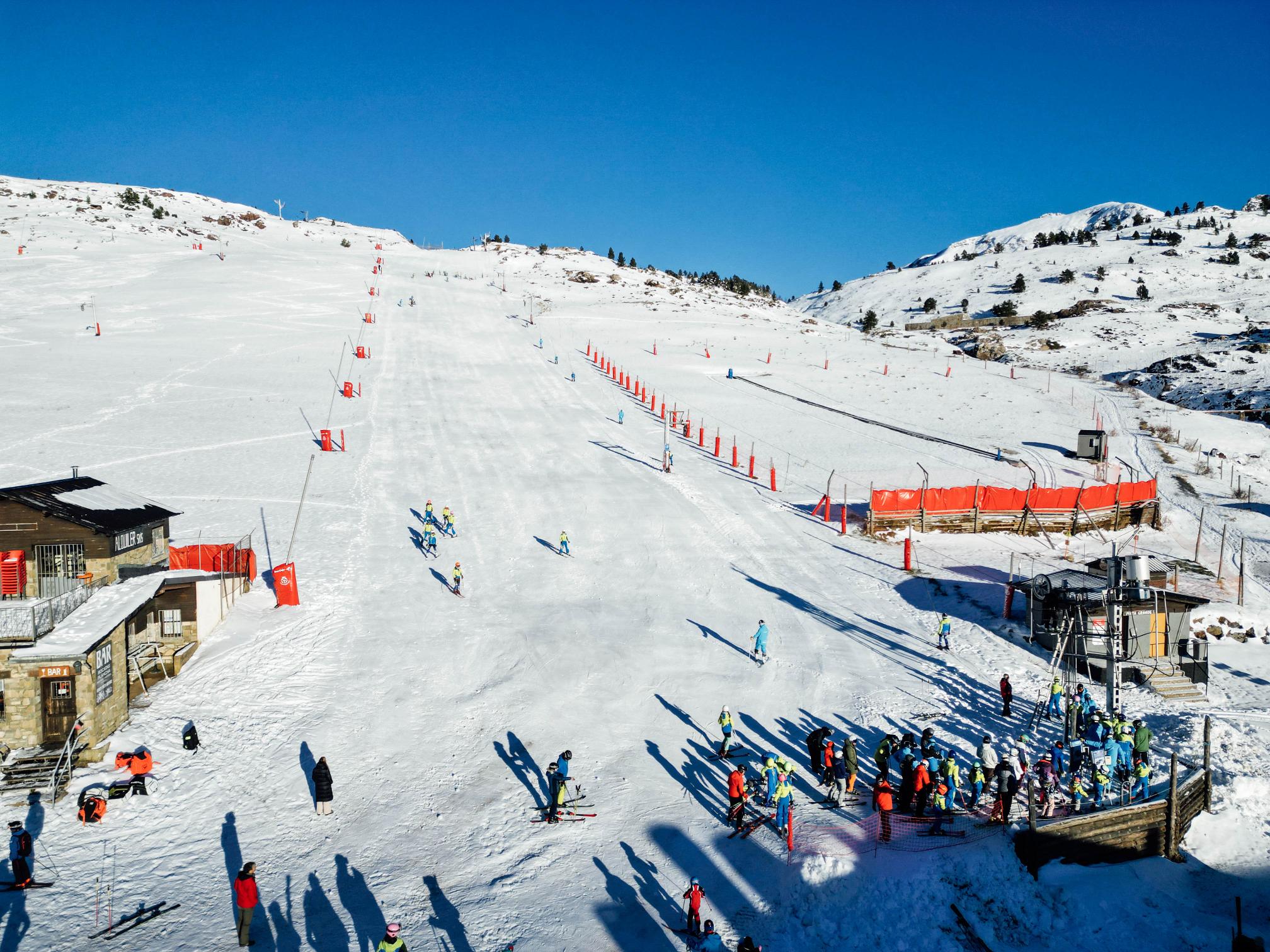Esquiadores en el primer fin de semana de apertura de las estaciones