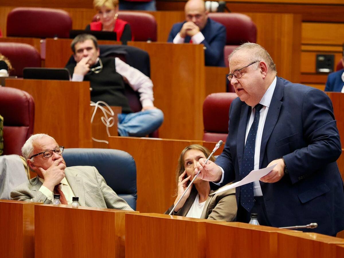 Ángel Ceña, portavoz de Soria ¡Ya! sobre la farmacia de Villar del Río y el palacio de Los Hurtado de Mendoza de Almazán