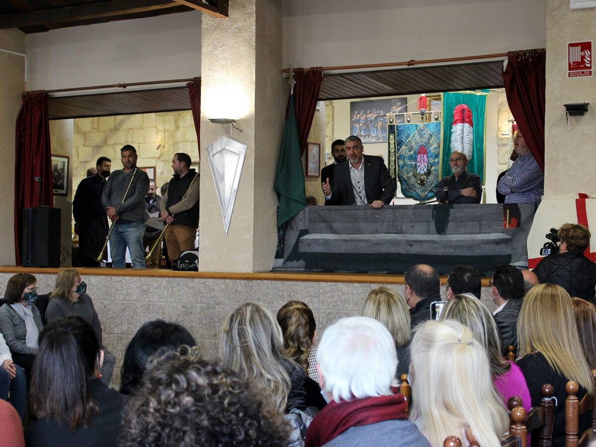 Emocionado regreso de las Embajadas de Alcoy en un ensayo arropado por espectadores