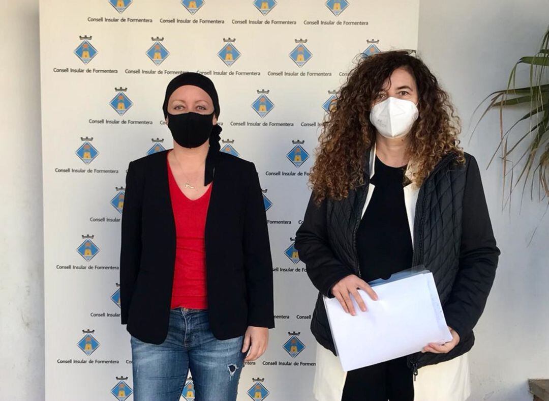 Alejandra Ferrer y Pilar Costa