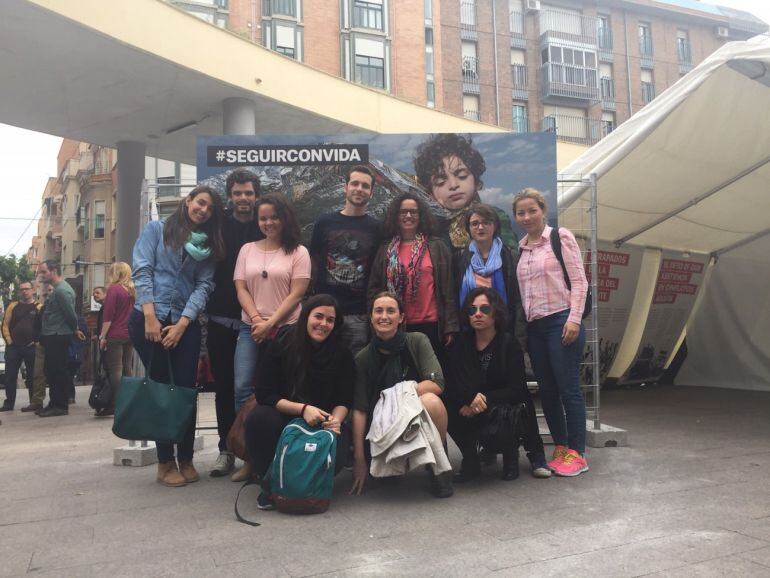 Alumnos de la UMH visitan una campaña de Médicos Sin Frontera en Murcia