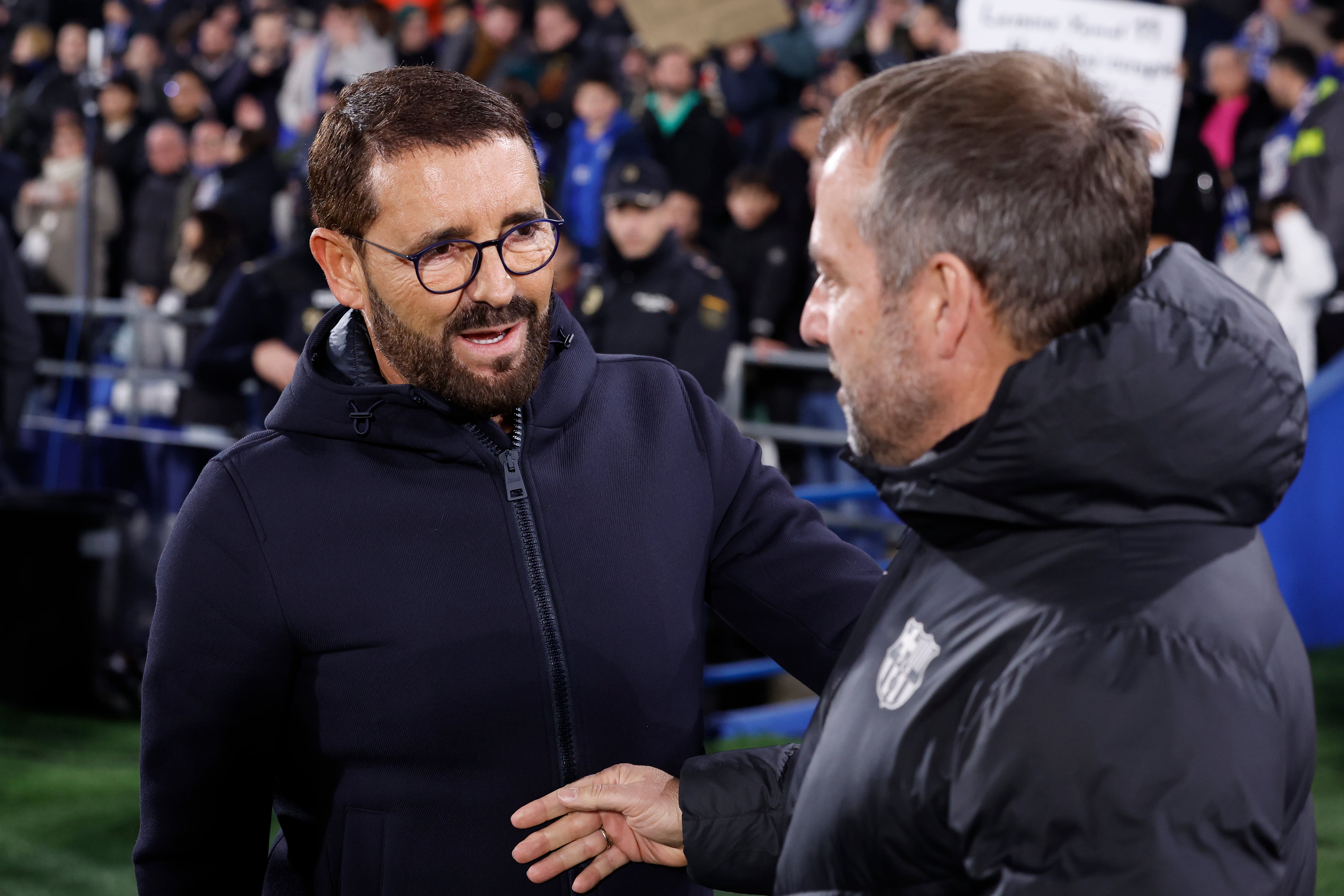 Bordalás y Hansi Flick se saludan antes del inicio del partido