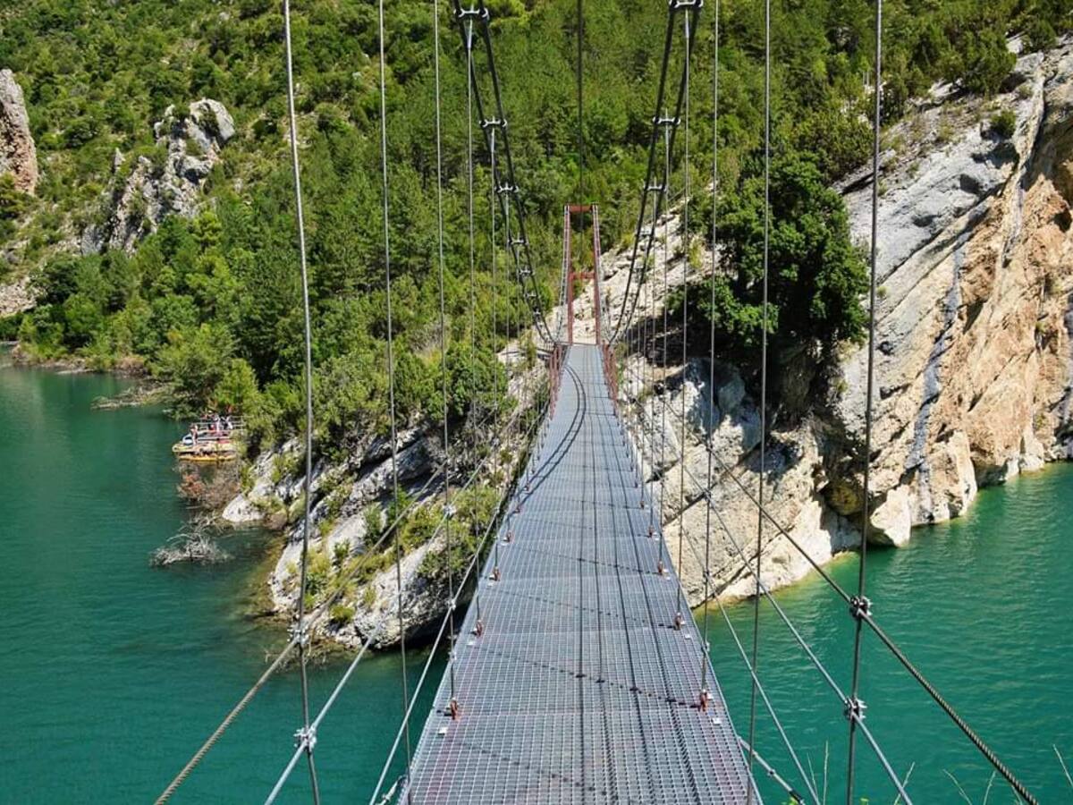 Cerrado el puente colgante del camino Montfalcó-Montrebei