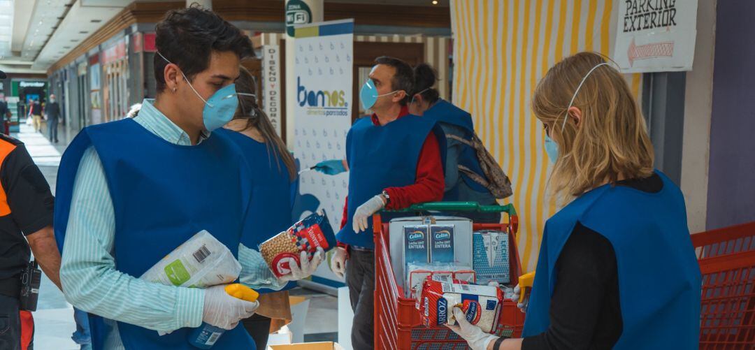 Primera recogida del Banco de Alimentos