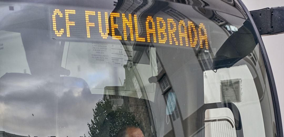 El autobus del Fuenlabrada, a su llegada a A Coruña el pasado 20 de julio