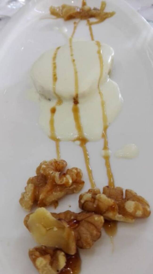 Morcilla de atún con salsa de queso blanco