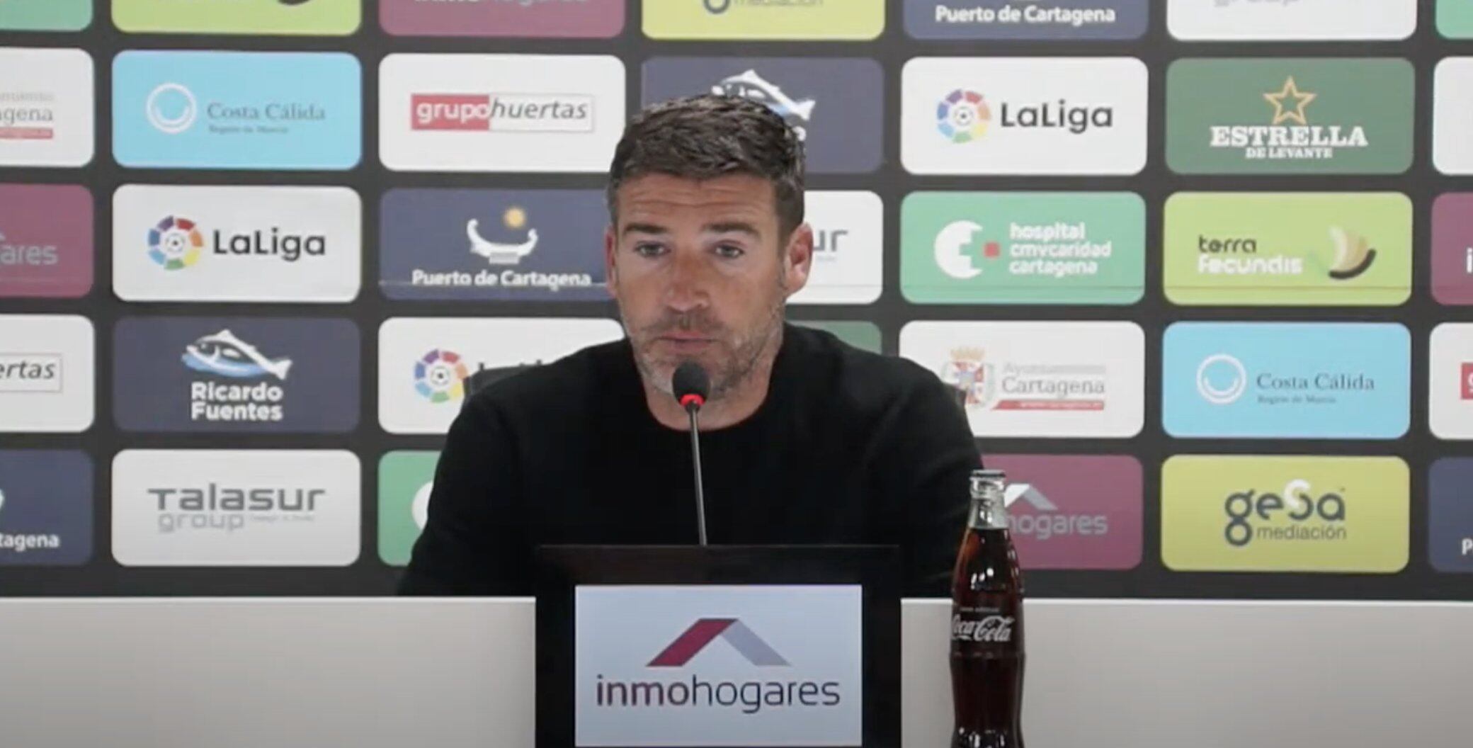 Luis Carrión en sala de prensa