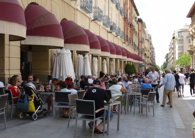 El sector servicios tuvo un descenso del paro de 139 personas