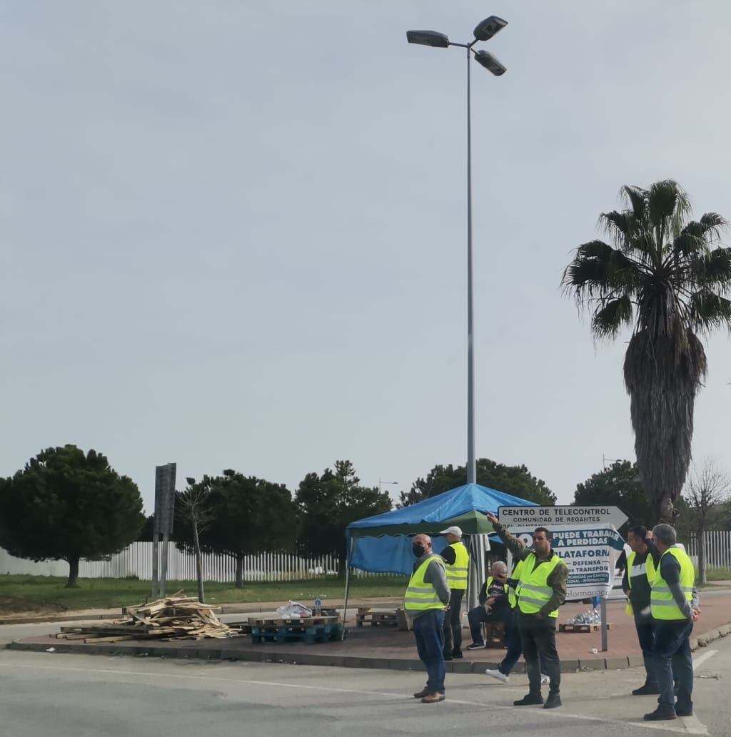 Piquetes informativos a las puertas de la Ciudad del Transporte de Jerez