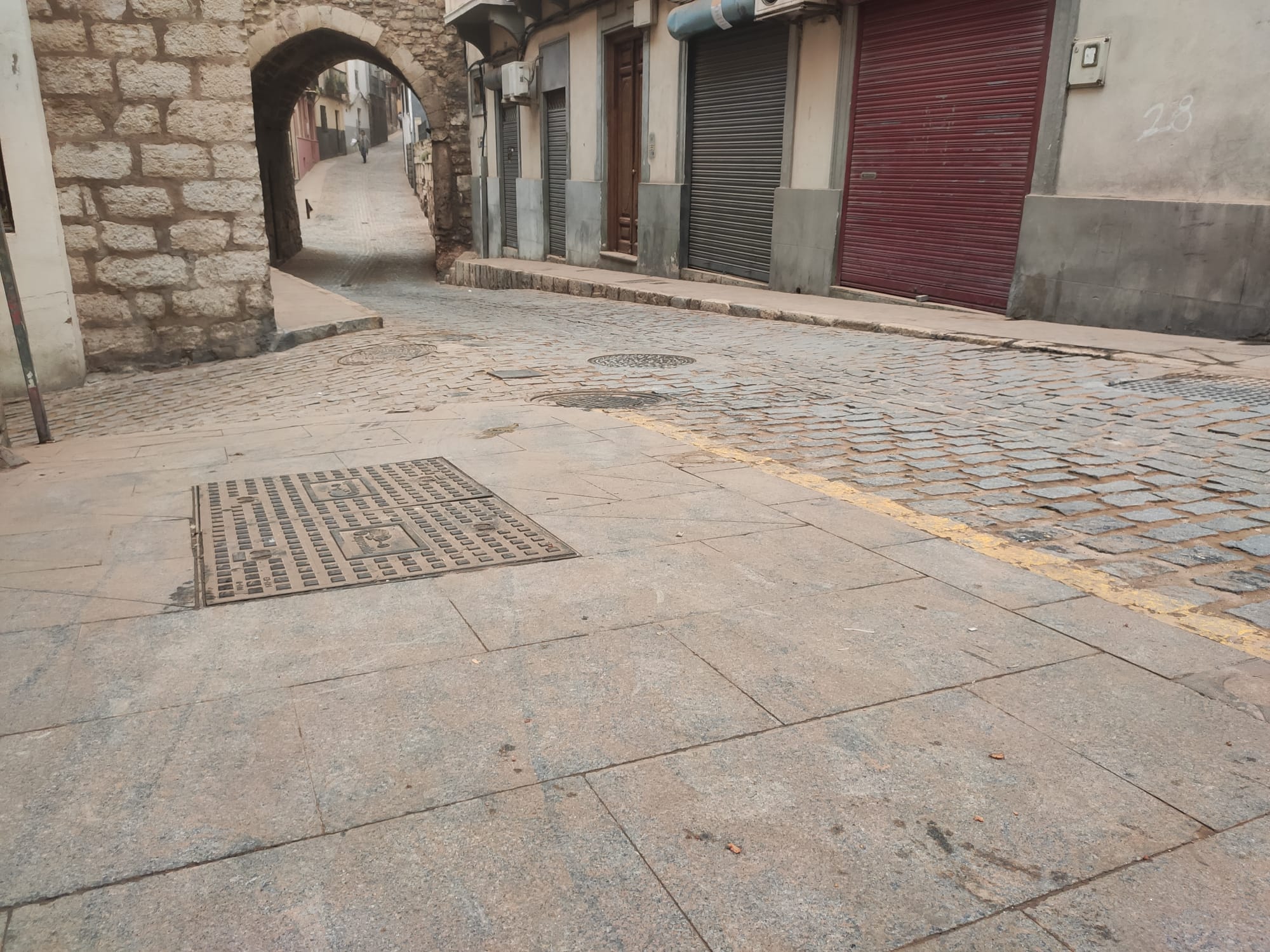 La arena se posa en la calle Almendros Aguilar de Jaén durante una tormenta de arena