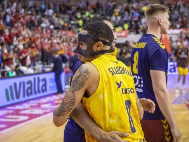 Sadiel Rojas y AJ Slaughter tras el UCAM Murcia-Gran Canaria