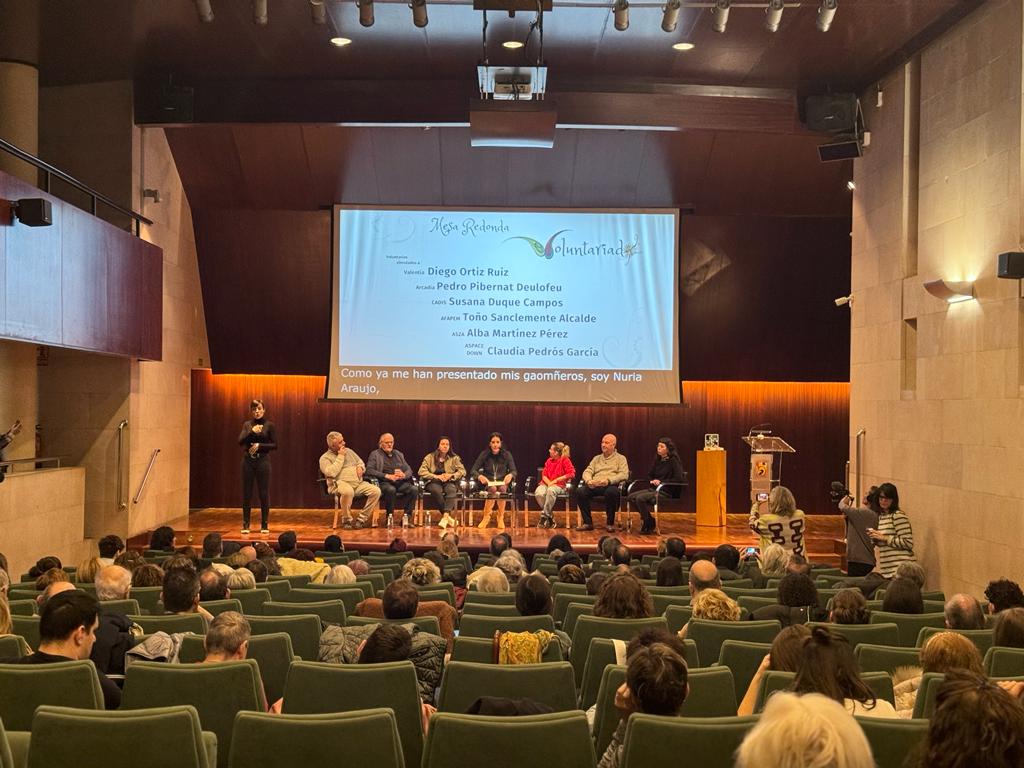 La celebración contaba con una mesa redonda en la que se hablaba de voluntariado