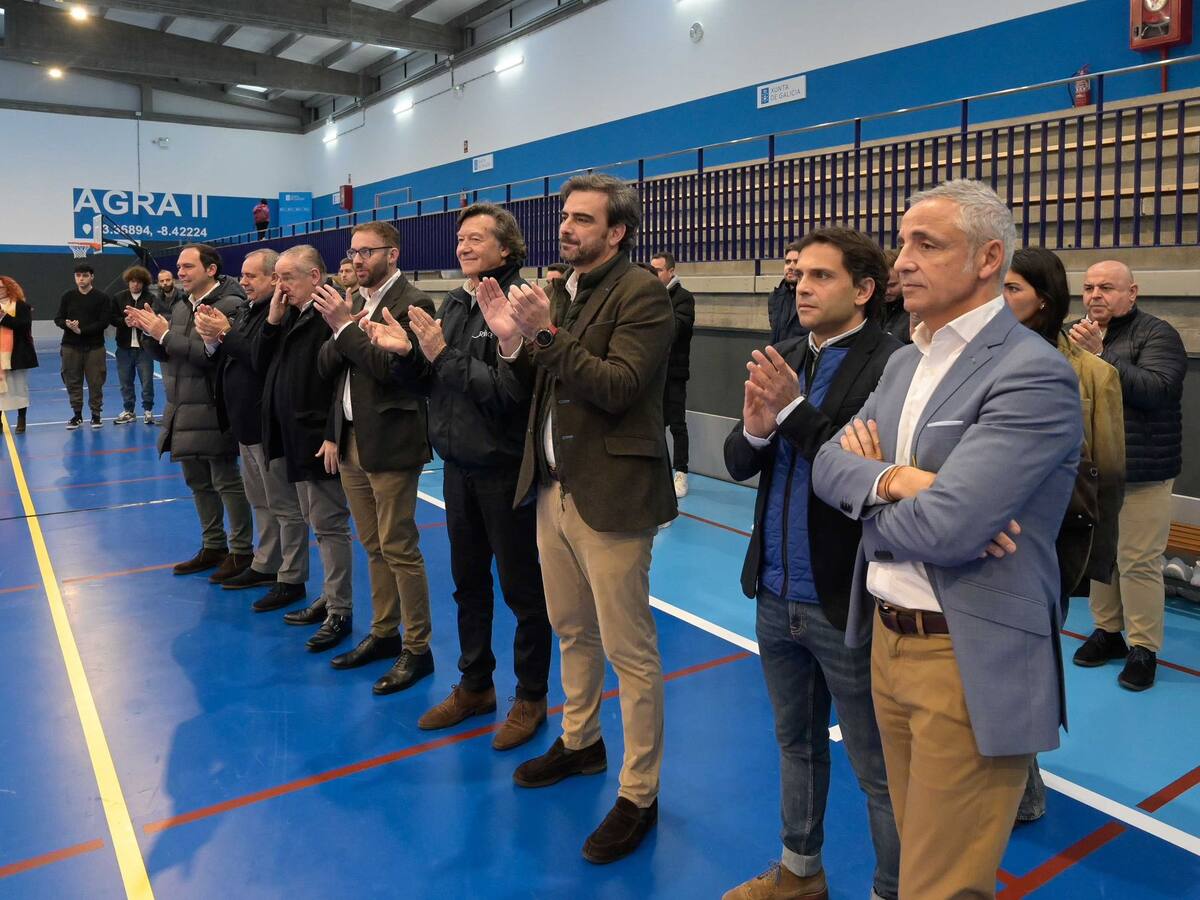 La Xunta inaugura la remodelación del pabellón polideportivo Agra II