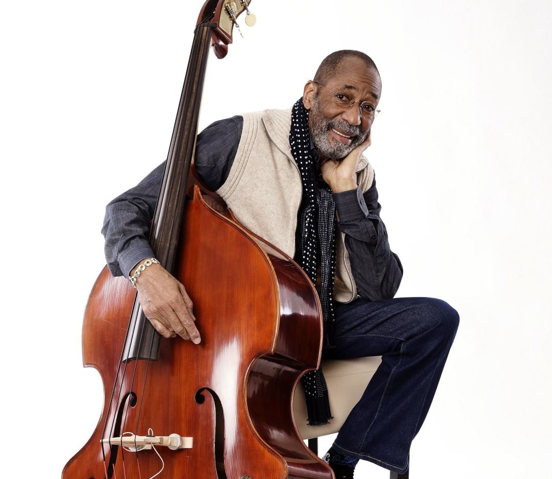 El prestigiós contrabaix nordamericà Ron Carter en una imatge promocional. Carter serà un dels caps de cartell del recuperat Festival de Jazz d&#039;Escaldes