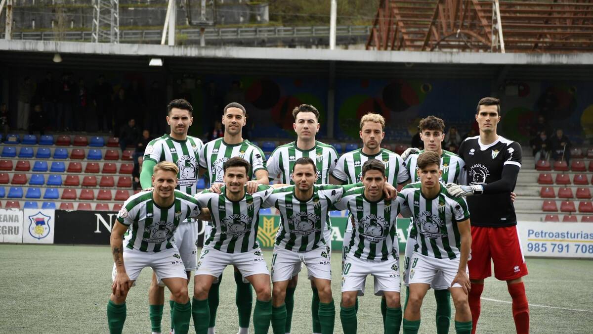 El Guijuelo, contra las cuerdas: necesita remontar para no descender a Tercera RFEF