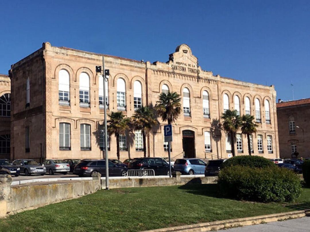 Fachada principal del centro sanitario