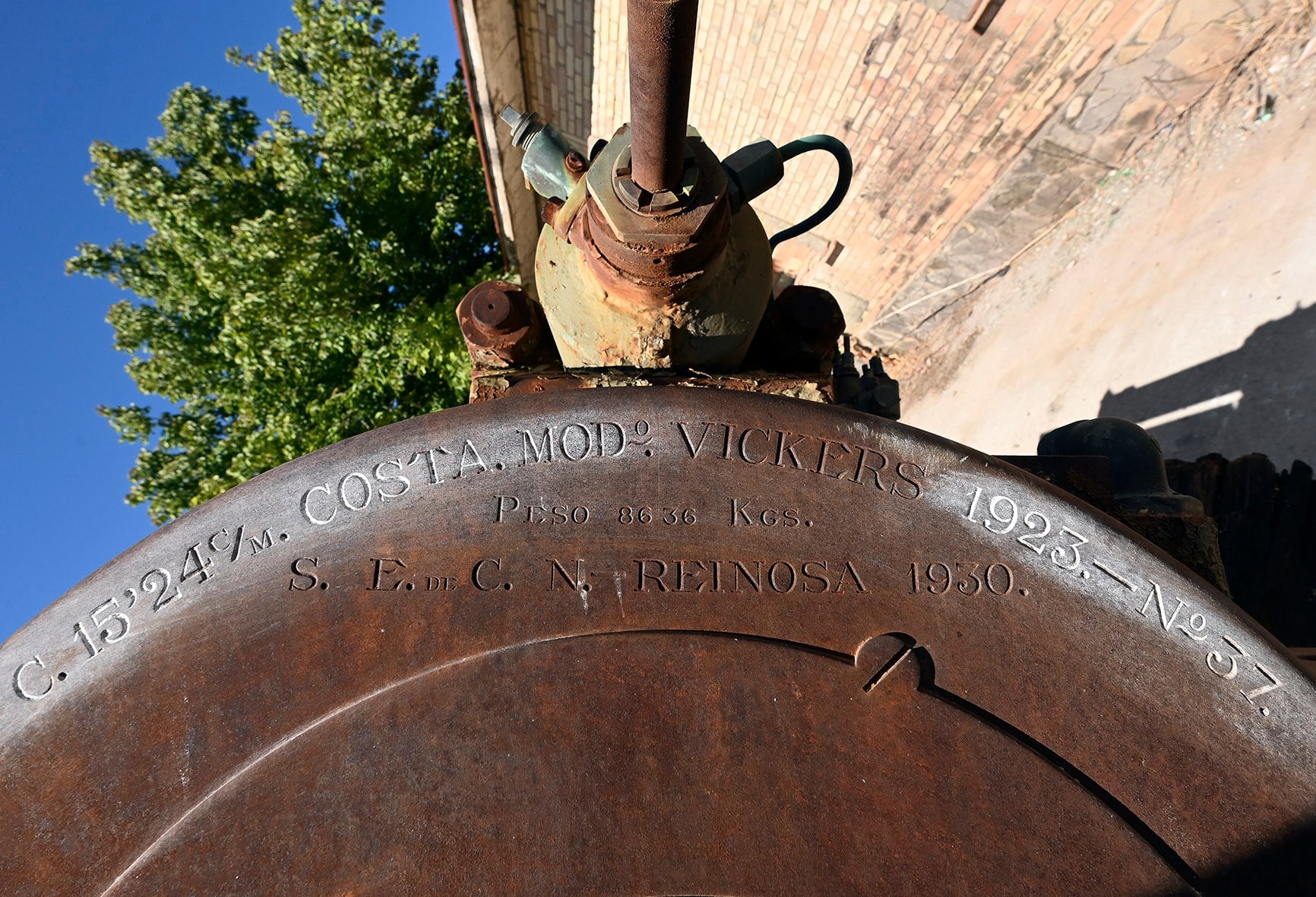 Pieza del cañón de artillería hallado en el Taller de Fiestas