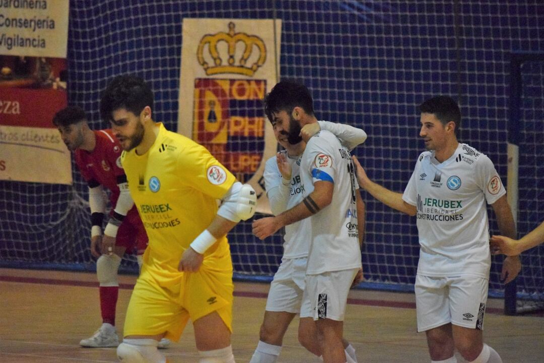 Los jugadores del JERUBEX Santiago Futsal celebran el gol marcado por Dani Blanco 