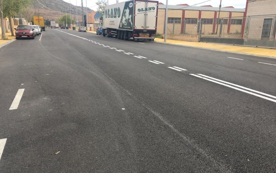 Una de las calles del polígono Campo Alto de Elda esta mañana