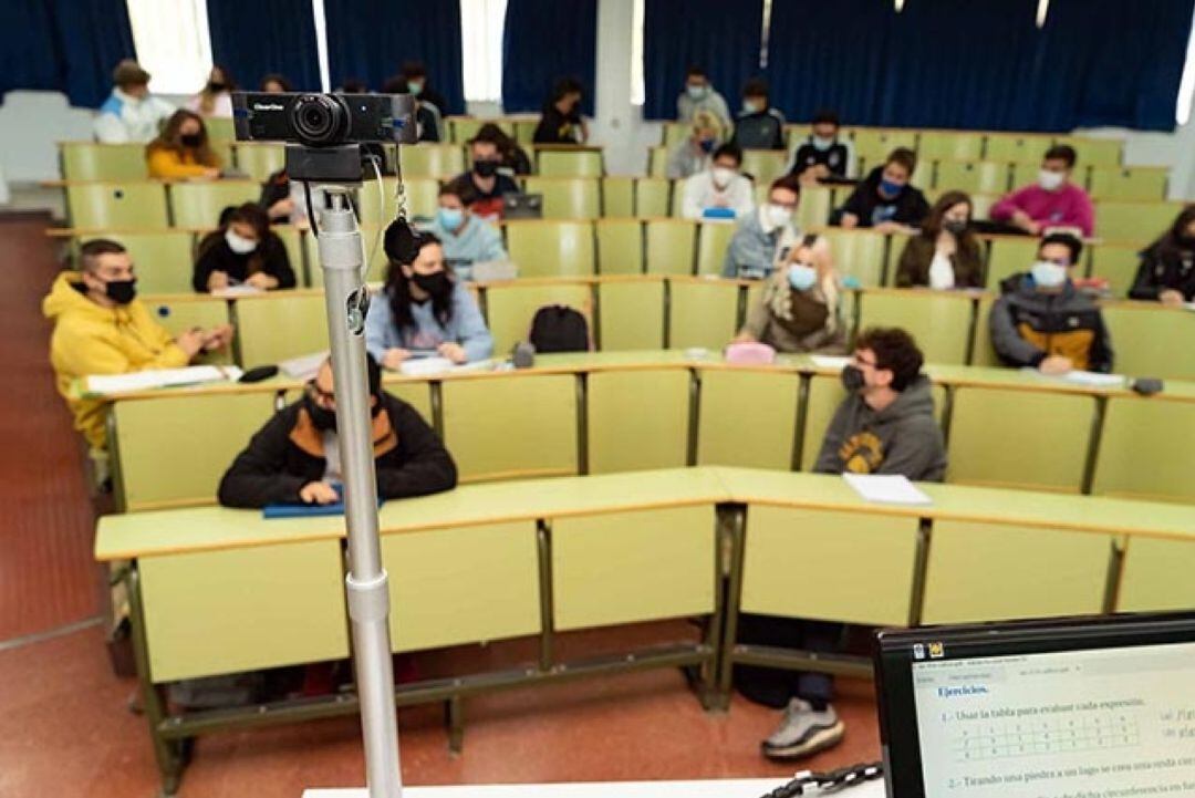 Alumnos en una clases de la UMA