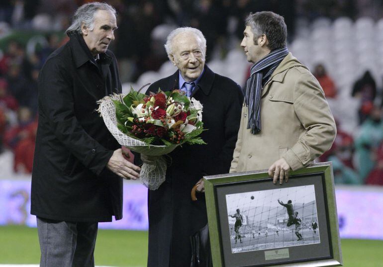 Rafa Irondo fue homenajeado por el Athletic Club 