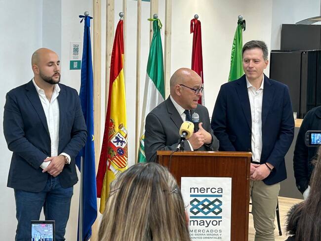 Intervención del Subdelegado del Gobierno de España en Jaén, Manuel Fernández, durante la inauguración de MercaMayor Campillo de Arenas.