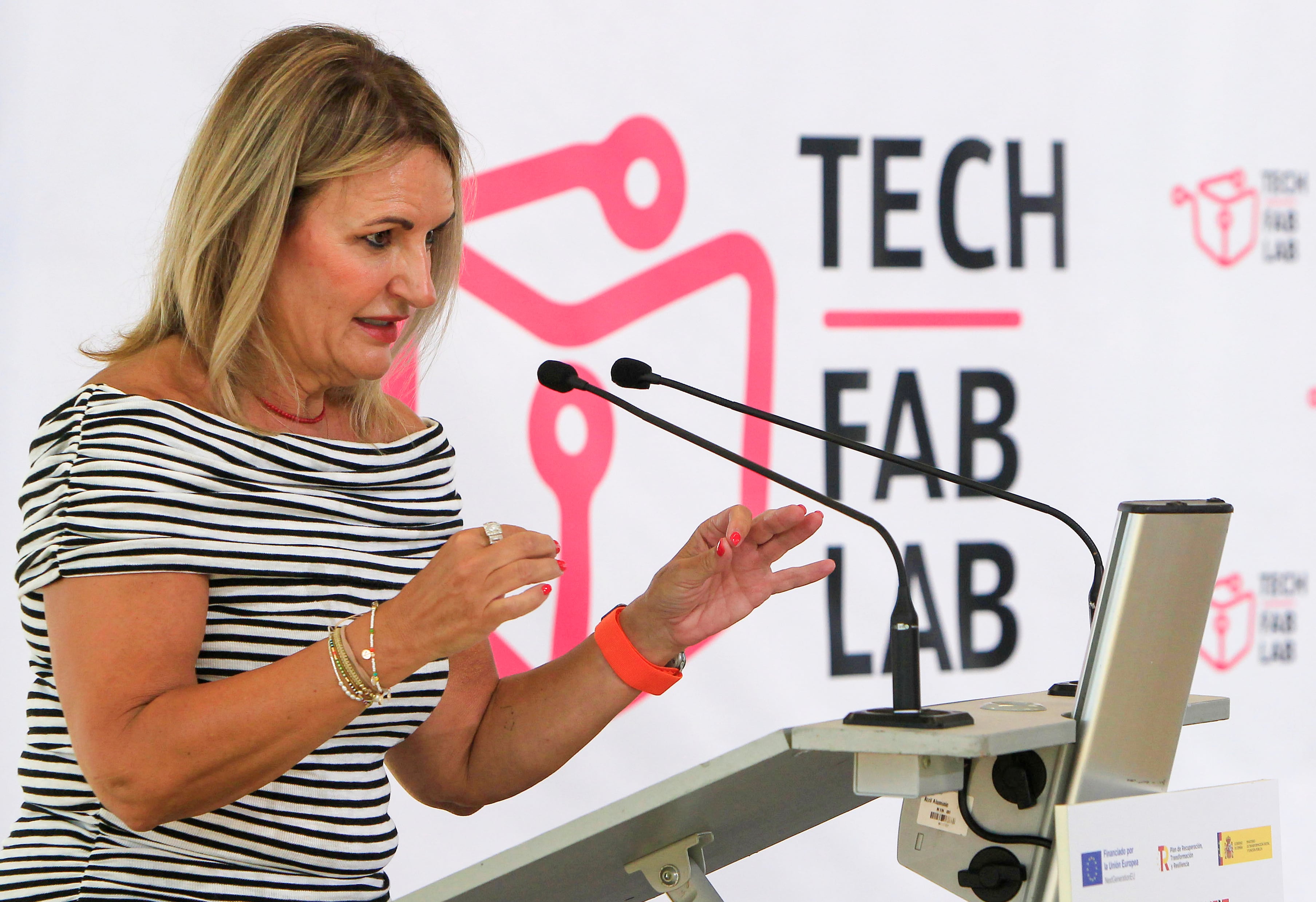 La consellera de Innovación, Industria, Comercio y Turismo, Nuria Montes, en la presentación del proyecto Tech FabLab Comunitat Valenciana.