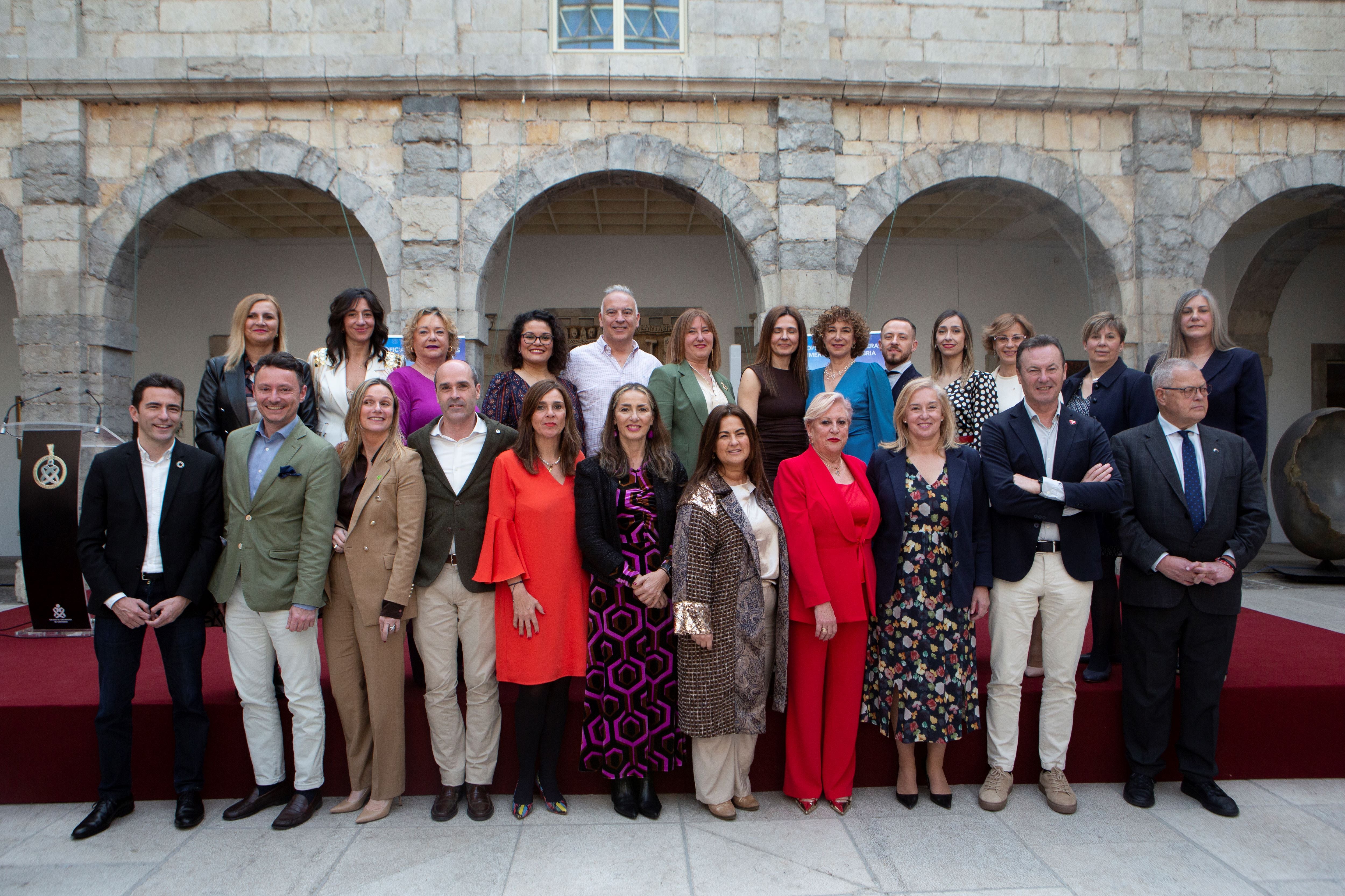 Celebración de San Juan de Dios, del Colegio Oficial de Enfermeras de Cantabria, en el Parlamento