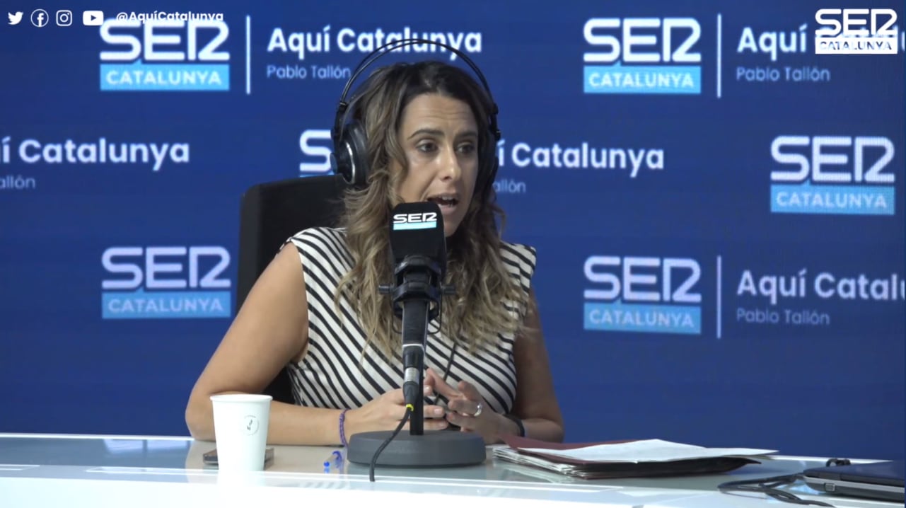 La portavoz del Govern de la Generalitat, Patrícia Plaja, en el estudio Toresky de Radio Barcelona