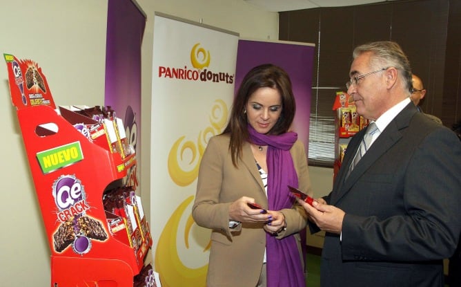 La consejera de Agricultura, Silvia Clemente, en la inauguración de la nueva línea de producción de Panrico el 27 de mayo de 2012